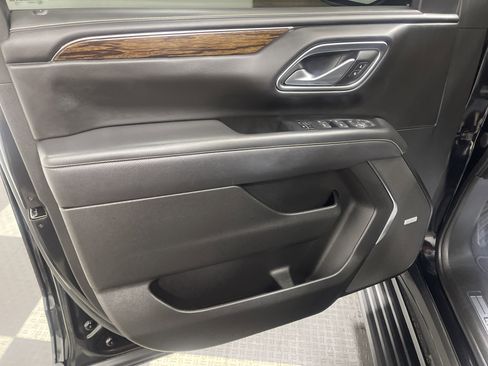 Used 2022 Chevrolet Tahoe Premier AWD/4WD image 9