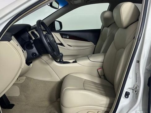 Used 2017 INFINITI QX50 2WD w/ Deluxe Touring Package image 11