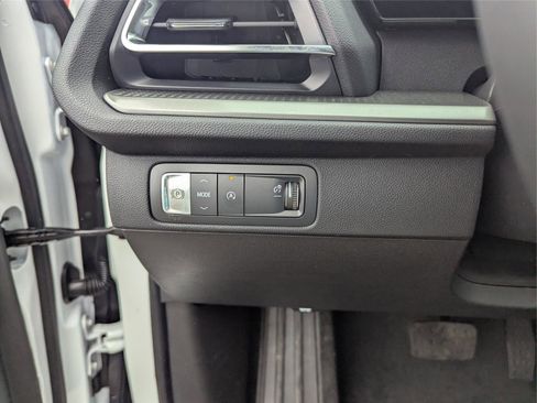 New 2026 Chevrolet Traverse LT image 13