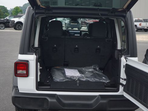 New 2025 Jeep Wrangler Sport S image 12