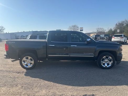 Used 2017 Chevrolet Silverado 1500 LTZ Z71 w/ LTZ Plus Package AWD/4WD image 4