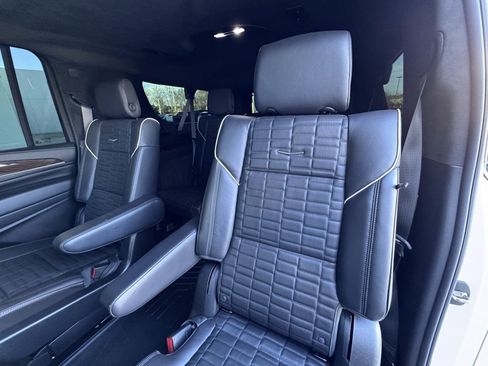 Used 2023 Cadillac Escalade ESV Sport Platinum w/ LPO, ONYX Package image 16