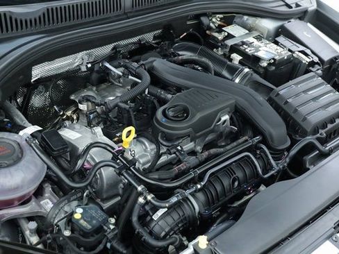 New 2025 Volkswagen Jetta SE image 9