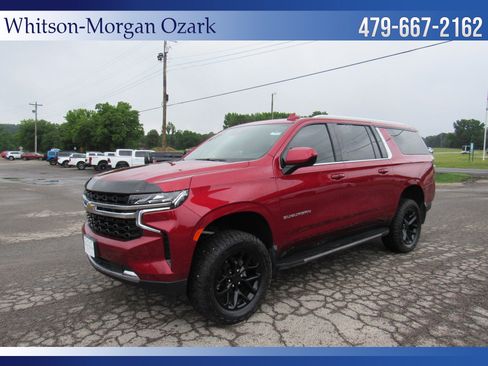 Used 2023 Chevrolet Suburban LS w/ Max Trailering Package AWD/4WD image 4