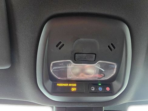 Used 2025 Chevrolet Trax RS w/ Driver Confidence Package FWD image 27