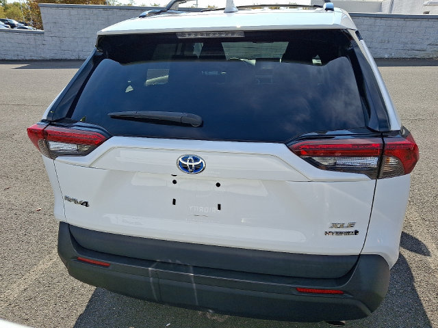 Used 2021 Toyota RAV4 XLE w/ Convenience Package AWD/4WD image 5