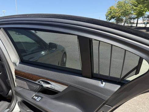Used 2020 BMW 740i xDrive w/ M Sport Package AWD/4WD image 29