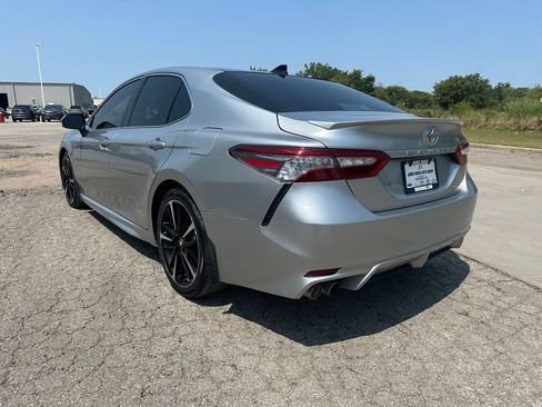 Used 2018 Toyota Camry XSE FWD image 7