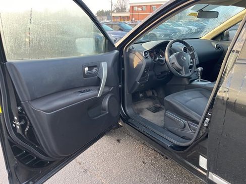 Used 2014 Nissan Rogue S image 5