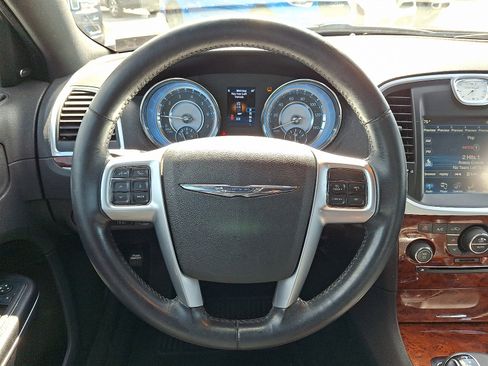 Used 2012 Chrysler 300 Limited image 20