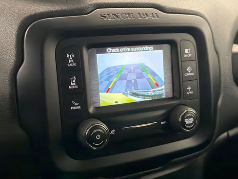 Used 2017 Jeep Renegade Altitude FWD image 25