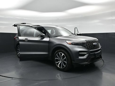 Used 2023 Ford Explorer ST-Line w/ Class IV Trailer Tow Package RWD image 28