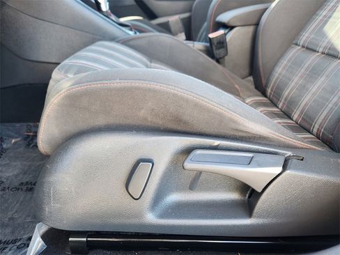 Used 2012 Volkswagen GTI 4-Door image 13