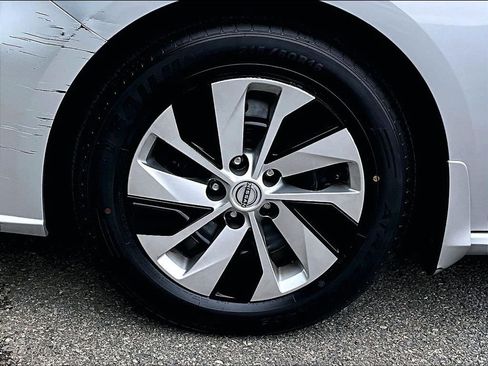 Used 2023 Nissan Altima 2.5 S FWD image 7