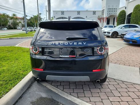 Used 2018 Land Rover Discovery Sport SE image 5