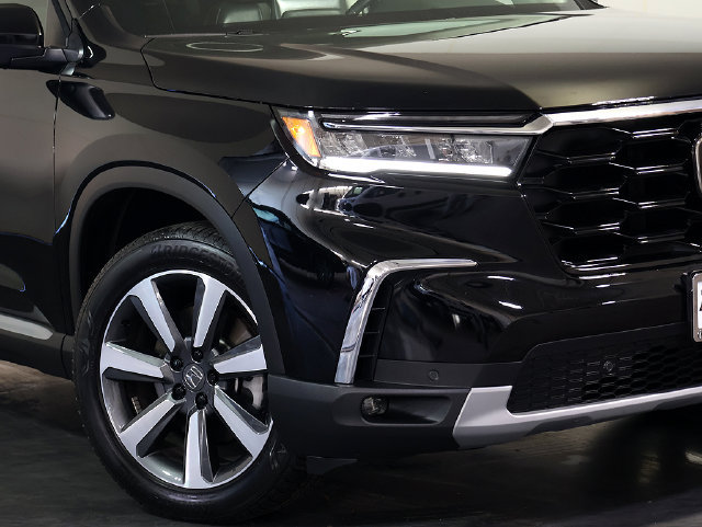 Used 2024 Honda Pilot Touring image 8