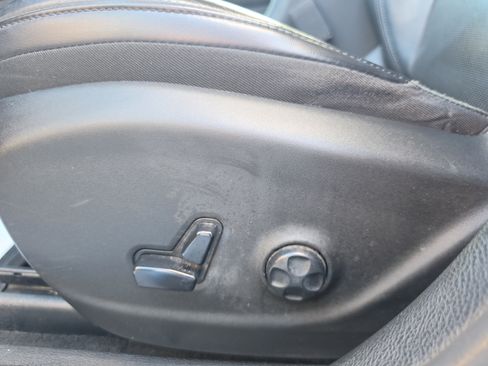 Used 2019 Jeep Cherokee Limited AWD/4WD image 12