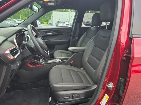 Used 2023 Chevrolet TrailBlazer RS w/ Convenience Package FWD image 9