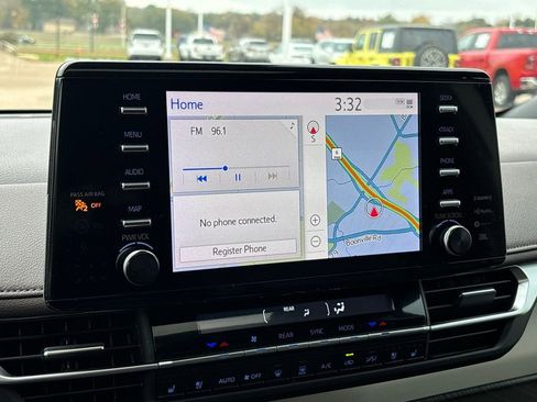 Used 2023 Toyota Sienna Platinum image 23