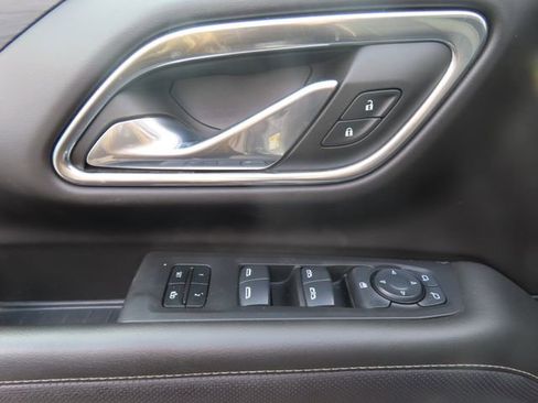 Used 2024 GMC Yukon SLT w/ Max Trailering Package AWD/4WD image 13