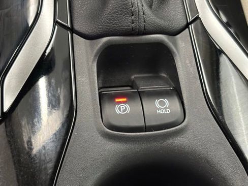 Used 2023 Toyota Corolla Cross XLE w/ Convenience Package AWD/4WD image 35