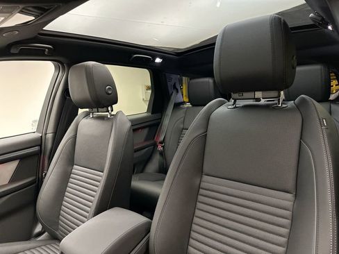 Used 2025 Land Rover Discovery Sport Dynamic SE image 7