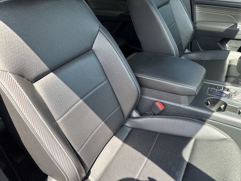 Used 2021 Volkswagen Atlas Cross Sport SE w/ Panoramic Sunroof Package FWD image 26