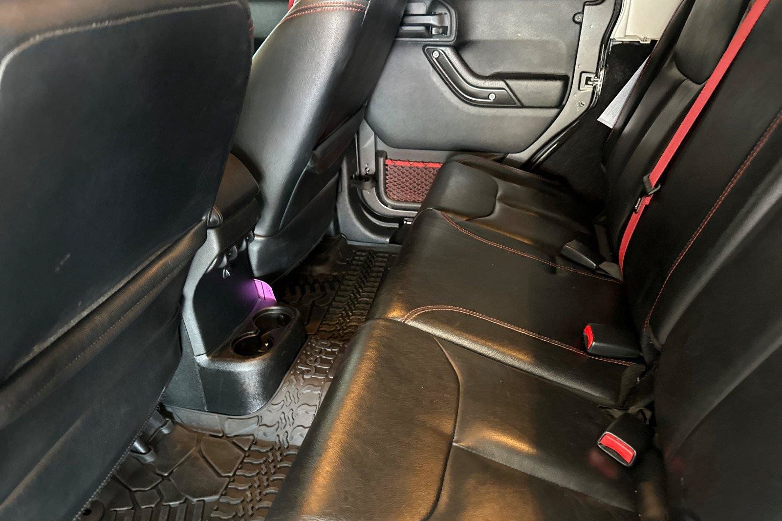 Used 2017 Jeep Wrangler Unlimited Rubicon AWD/4WD image 12
