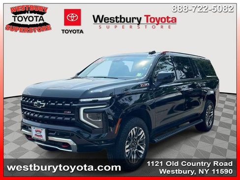Used 2025 Chevrolet Suburban Z71 AWD/4WD image 5