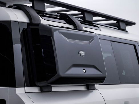 Used 2024 Land Rover Defender 110 S image 16