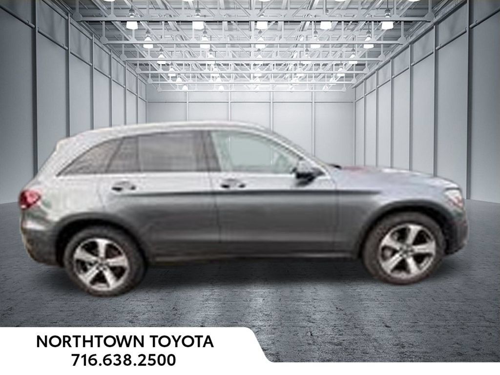 Used 2021 Mercedes-Benz GLC 300 4MATIC image 5