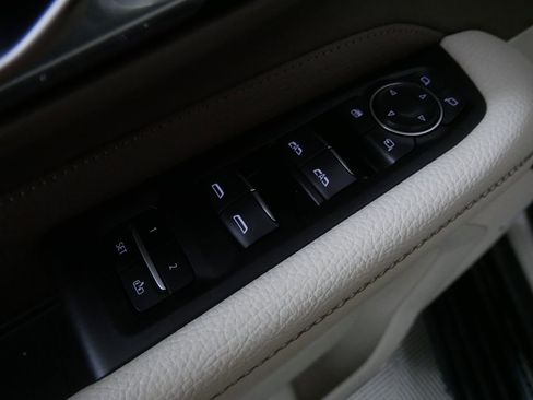 Used 2022 GMC Yukon XL Denali image 14