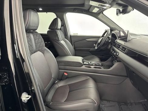 Certified 2026 Honda Pilot Black Edition image 24
