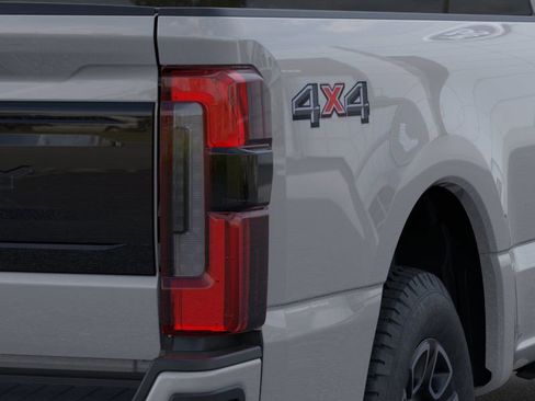 New 2025 Ford F250 Platinum image 21
