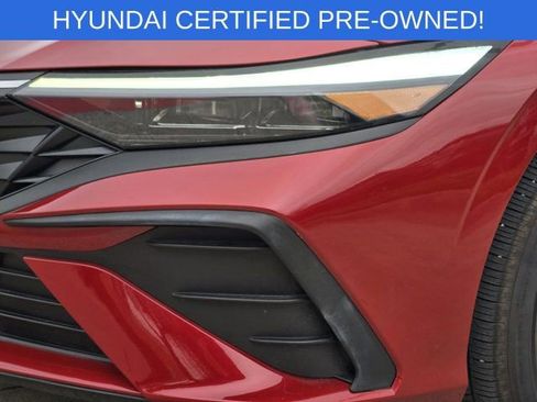 Certified 2025 Hyundai Elantra SE FWD image 9