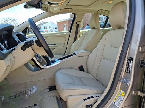Used 2016 Volvo S60 T5 Premier image 13