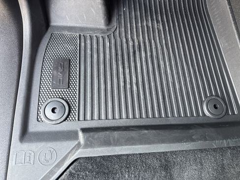 New 2026 GMC Acadia Denali w/ Super Cruise Package image 17