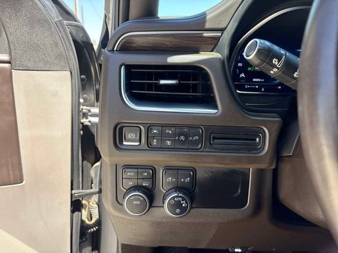 Used 2022 Chevrolet Tahoe LT w/ LT Signature Plus Package AWD/4WD image 23