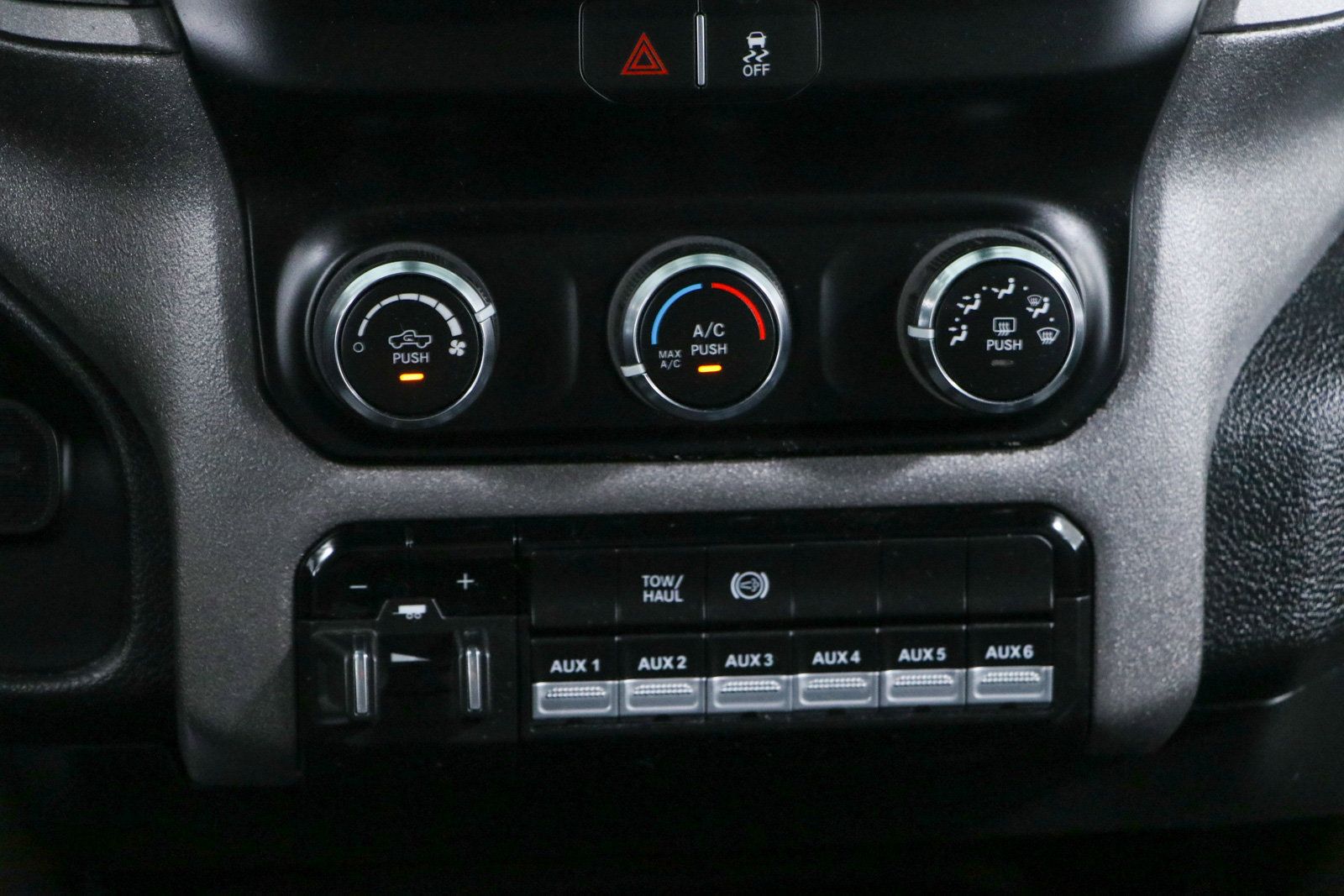 Used 2024 RAM 2500 Tradesman w/ Chrome Appearance Group AWD/4WD image 21
