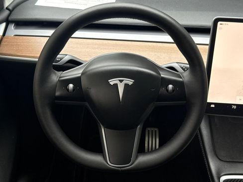 Used 2023 Tesla Model Y Performance AWD/4WD image 17