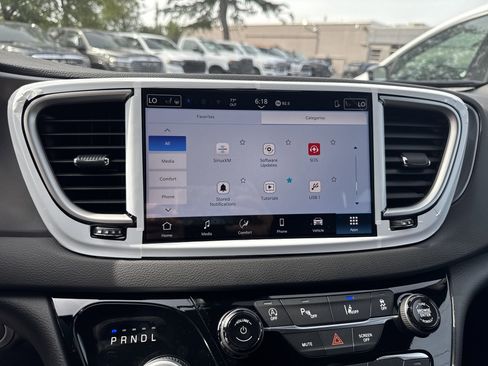 New 2026 Chrysler Voyager LX image 29