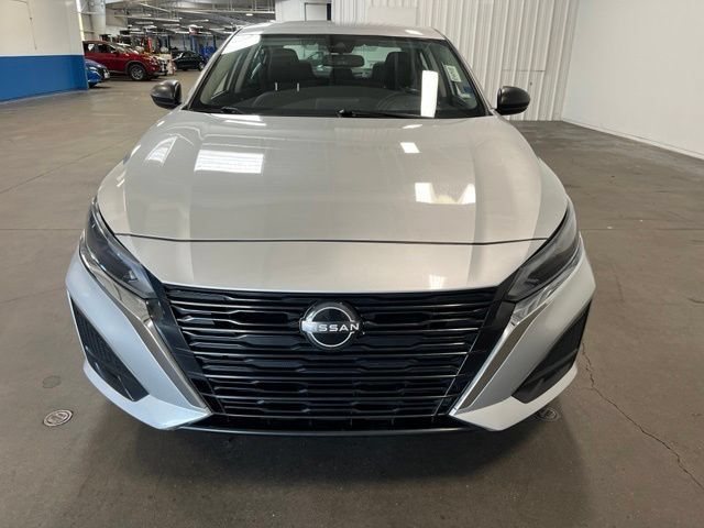Used 2024 Nissan Altima 2.5 SV FWD image 8
