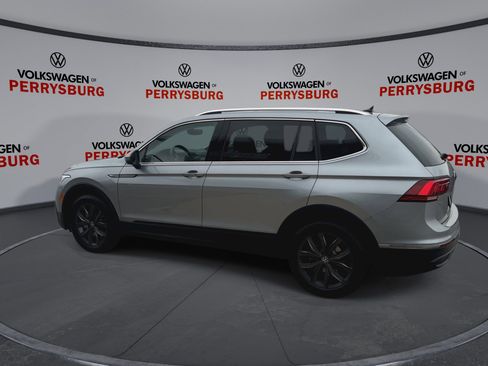 Certified 2022 Volkswagen Tiguan SE image 6