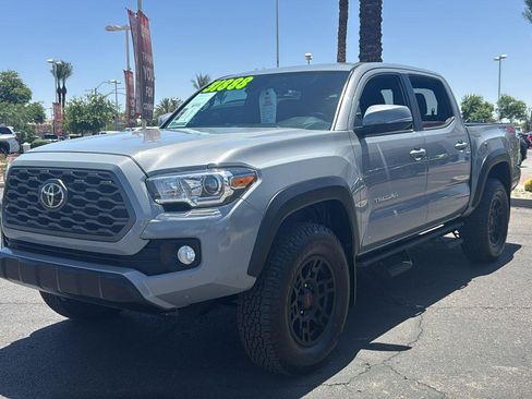 Used 2020 Toyota Tacoma TRD Off-Road w/ Technology Package AWD/4WD image 4