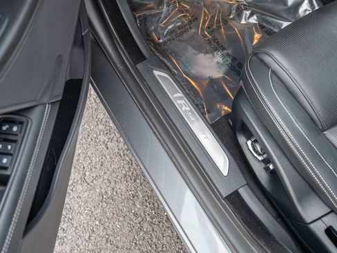 Used 2019 Jaguar XE R-Sport image 16