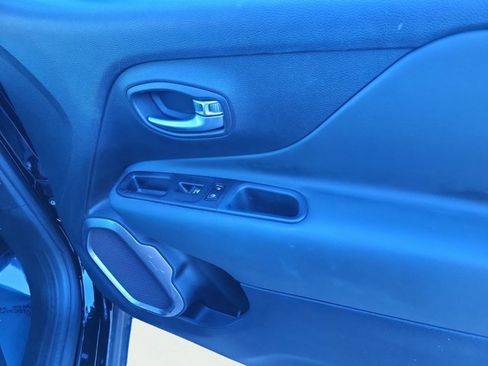 Used 2022 Jeep Renegade Latitude w/ Convenience Group image 21