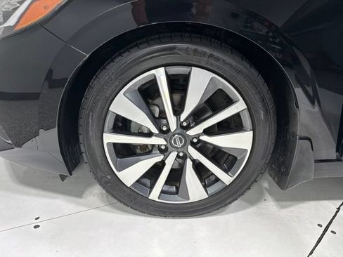 Used 2020 Nissan Sentra SV w/ SV Premium Package FWD image 8