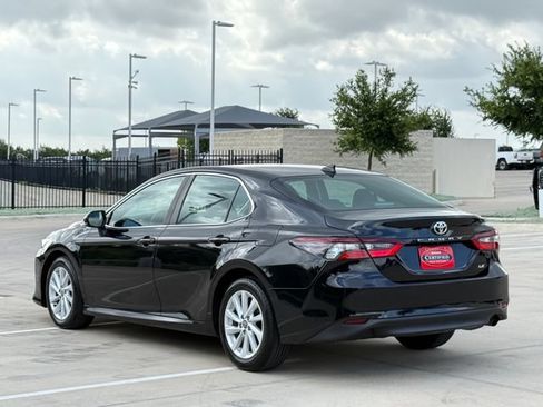 Used 2024 Toyota Camry LE FWD image 4