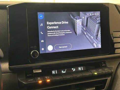 Used 2025 Toyota Camry SE image 14