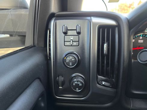 Used 2016 Chevrolet Silverado 1500 LT image 22